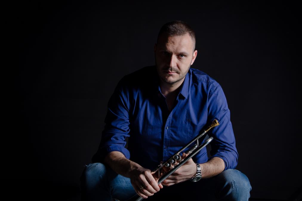 DEJAN PETROVIĆ SLAVI DRUGI ROĐENDAN Muzičar doživeo saobraćajnu nezgodu na današnji praznik "Sv. Ilija i Bog su mi sačuvali glavu..."