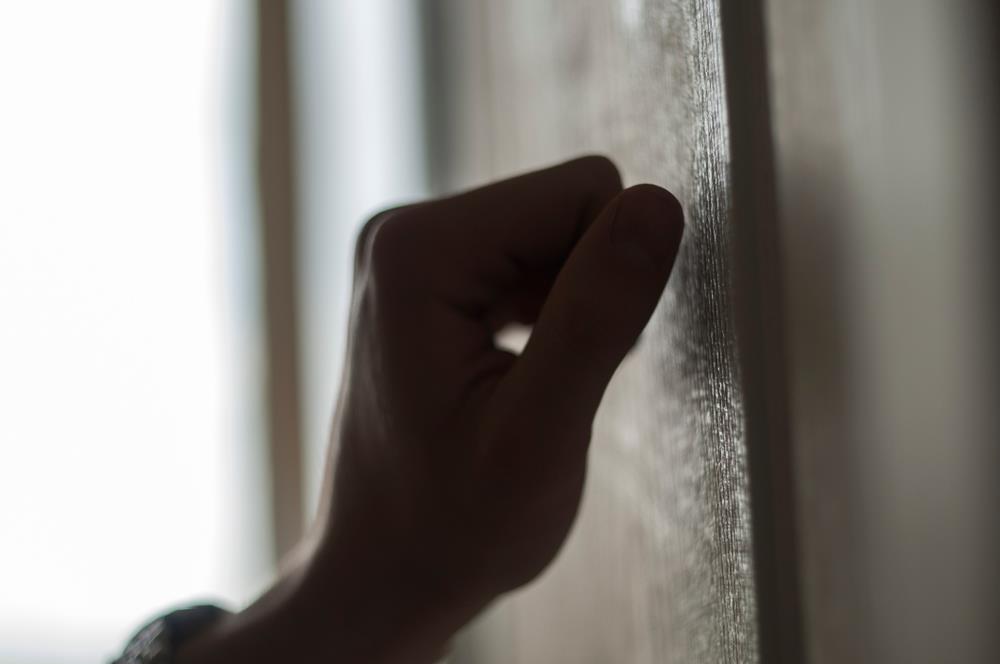 Prva stvar koju treba da uradite kada uđete u tuđu kuću: Ovo