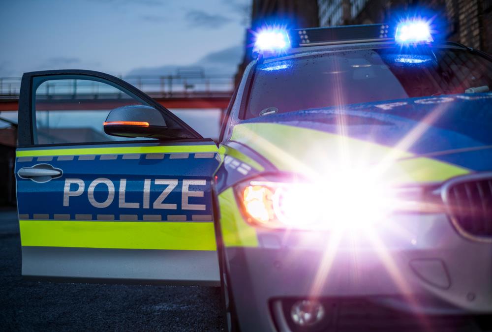 DEČAK (13) IZ BiH POGINUO U NEMAČKOJ! Vozio trotinet, udario ga auto, preminuo na licu mesta - vozač posle nesreće otišao kući