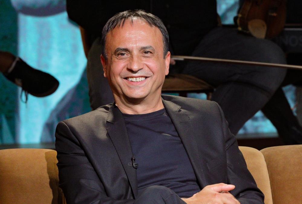 BEKI BEKIĆ POSTAO DEDA PO TREĆI PUT, A UNUKU DALI IME OD TRI SLOVA: Odmah mu napisao pesmu: Od Boga si dar