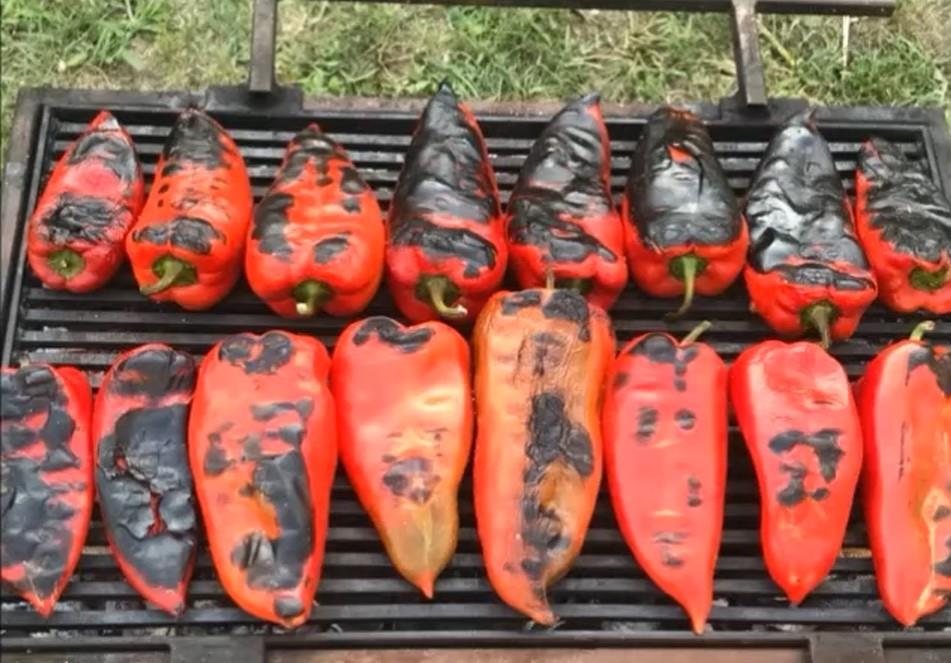 Najbrže ljuštenje pečenih paprika: Uklonite kožicu u samo jednom potezu