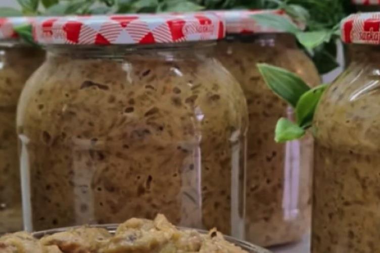 Recept za beli ajvar koji svi traže: Najkremastiji namaz spremićete mnogo brže od klasičnog ajvara