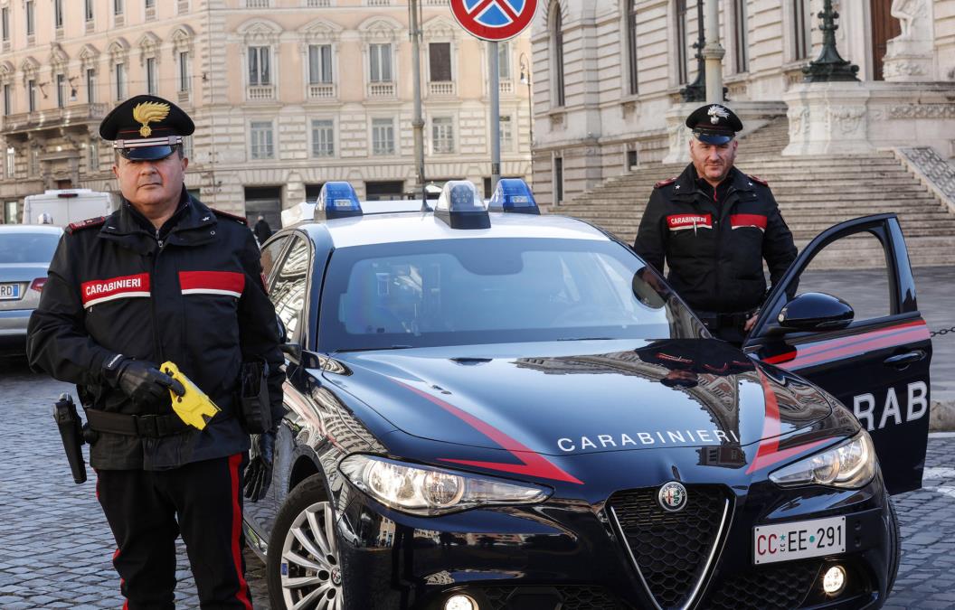 GLUMILI POLICAJCE, PA PALI U ZAMKU: Crnogorac i Italijan uhapšeni zbog prevare starije žene