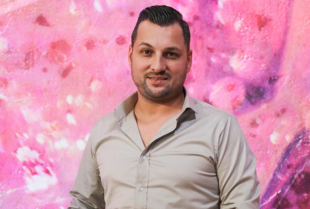 SA 16 GODINA SNIMIO MEGAHIT OD KOJEG I DANAS HRANI ŠESTORO DECE! Pevač već 20 godina živi od jedne pesme