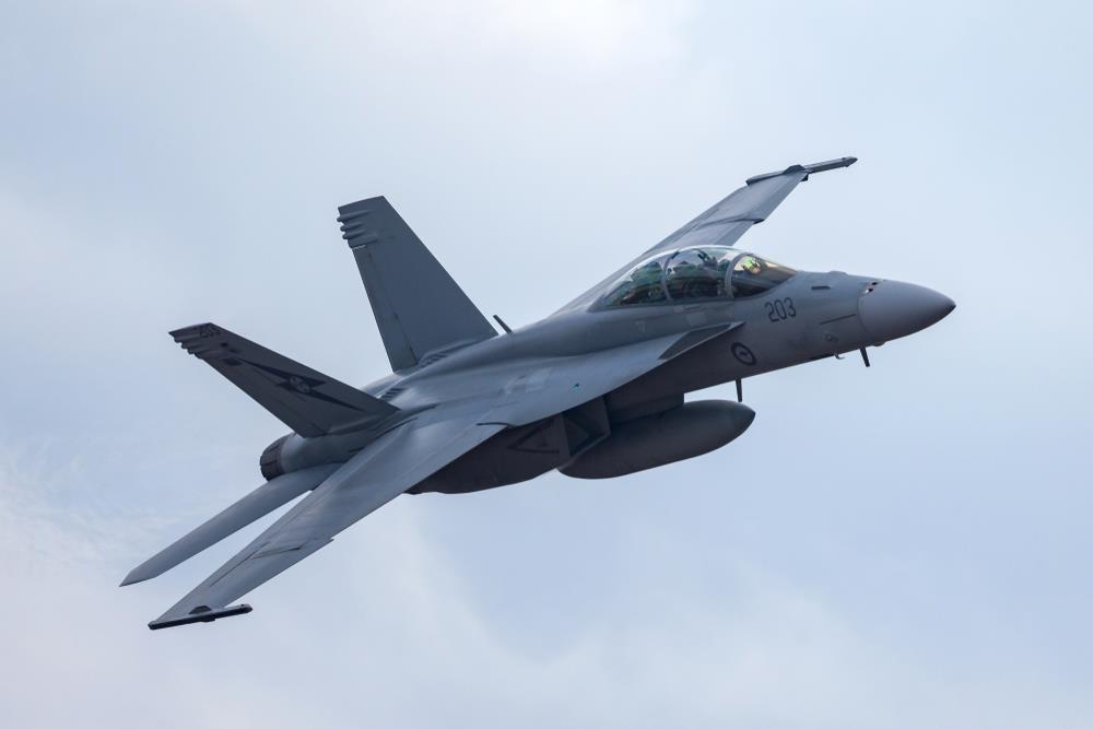 IRANCI TVRDE DA SU OBORILI AMERIČKI AVION F-18! Teheran: Pogođen naprednim sistemom PVO! Komanda SAD: Nije oboren nijedan naš avion (VIDEO)