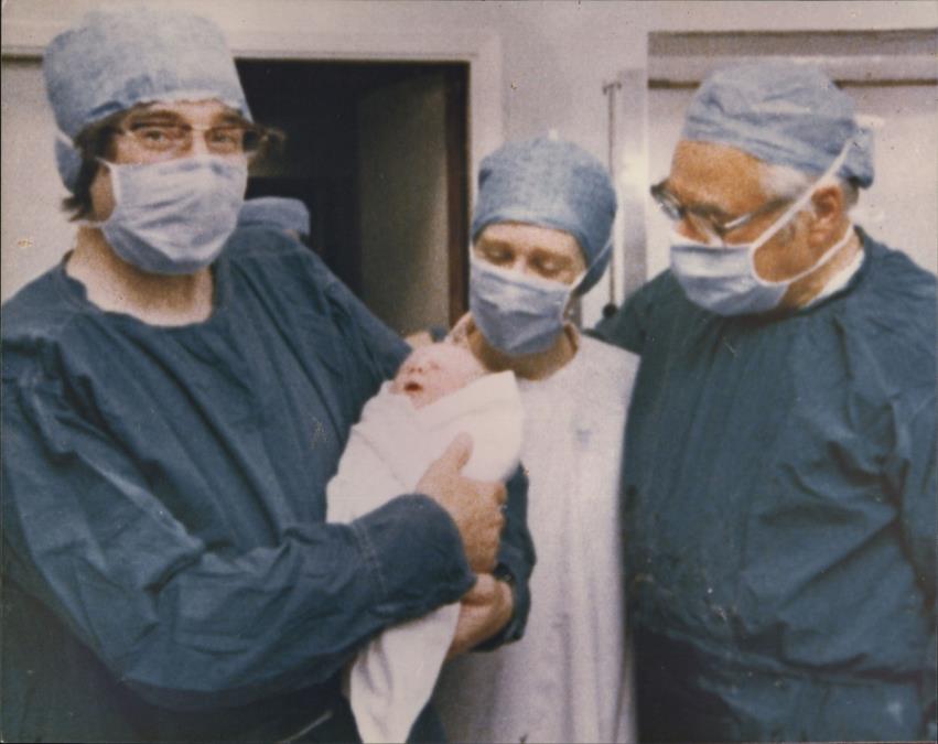 Kad se rodila njenim roditeljima su ispred kuće ostavili krvavu kutiju i jezivu lutku: Do kraja života nosi pečat