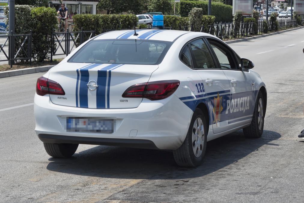 PAO DVOJAC IZ BIJELOG POLJA: Pronađeni kokain i marihuana, sumnja se da su davali drogu drugima