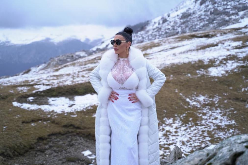 "OVO JE MOJ POSLEDNJI POZDRAV" Naša pevačica se oprostila od publike i digla ruke od muzičke karijere nakon ŠOK SKANDALA: Vreme je da...