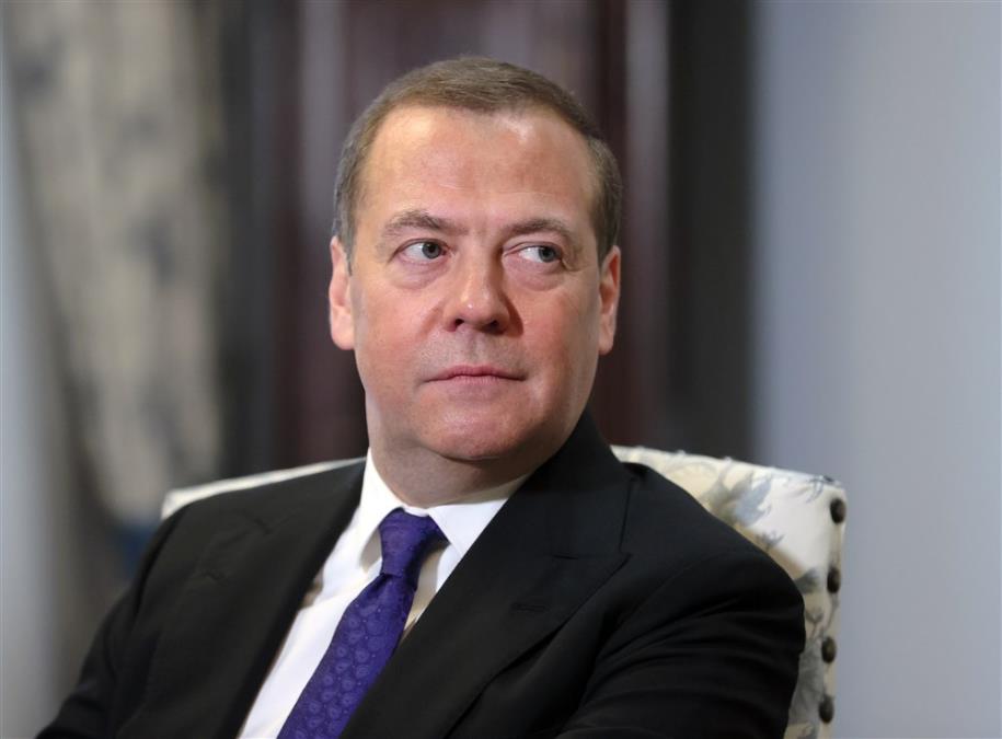 MEDVEDEV: "'Zelena vaš' je ogorčena bez Amerikanaca! Bez njih ona je slepa, gubi se i paniči!