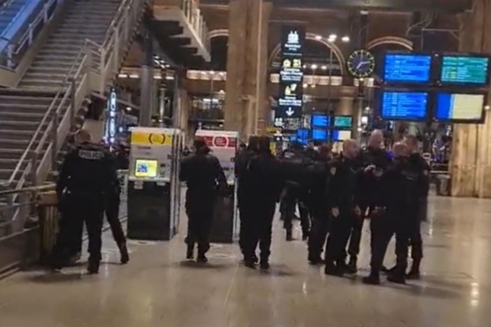 BANKA AMERIKE NA METI! Sprečen teroristički napad u Parizu: Uhapšen muškarac u trenutku kada se spremao da aktivira eksplozivnu napravu! 