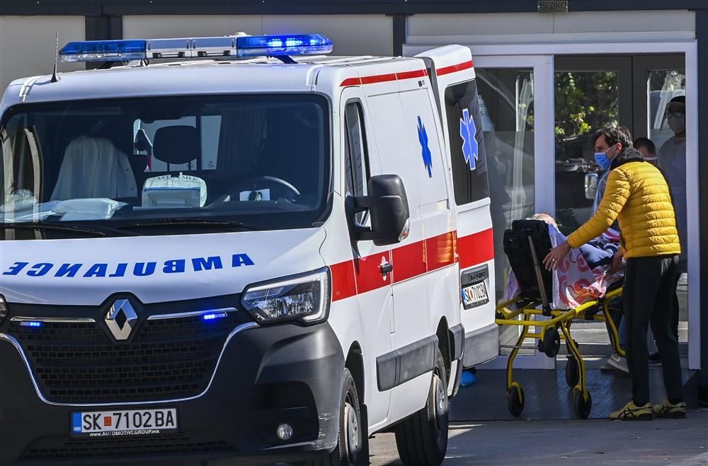 TRAGEDIJA U SEVERNOJ MAKEDONIJI! Dečak (16) otišao sa majkom u posetu rođacima, pa IZNENADA PAO I PREMINUO: Lekari mu se borili za život na klinici!