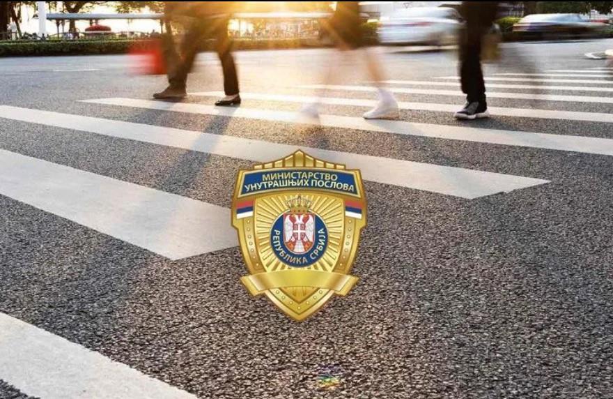 DEČAK (14) OBOREN NA PEŠAČKOM U NIŠU: Na njega naleteo "audi", prevezen u UKC!