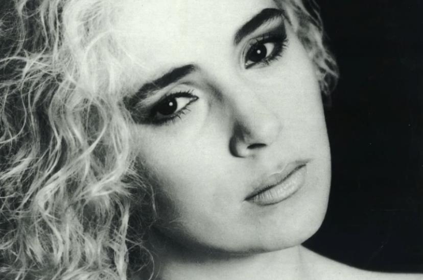 "MOJA POPULARNOST JE DOSEGLA NIVO NEIZDRŽIVOSTI" Veliki intervju Marine Perazić: Sve o vrtoglavom uspehu i nestanku sa scene