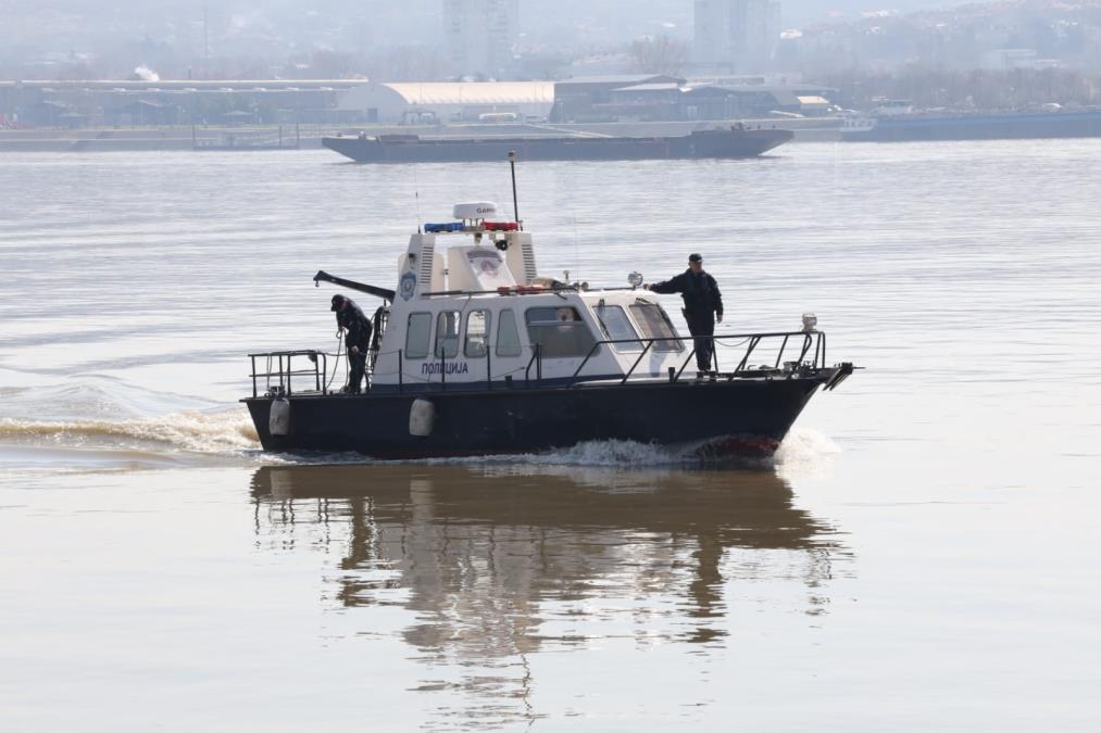 MUŠKARAC I DETE SPASENI IZ REKE Dramatična akcija rečne policije u Beogradu
