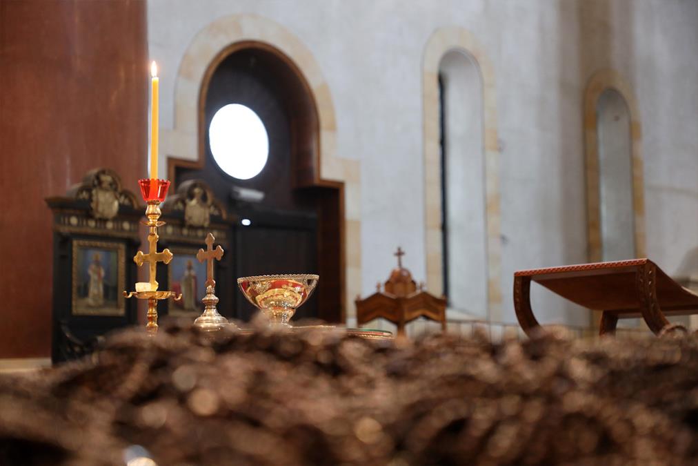 Šta se radi sa vaskršnjom svećom posle Vaskrsa? Jedna greška u kući navodno donosi maler