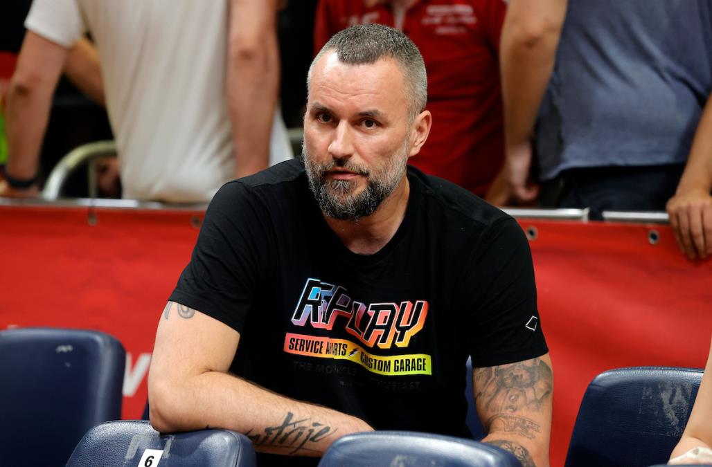 MILAN GUROVIĆ SPASAO ČOVEKA SIGURNE SMRTI! Uleteo u auto koji je GOREO i izvukao ga, pa otkrio DETALJE DRAME: Sekunde su bile u pitanju da se TRAGIČNO završi!