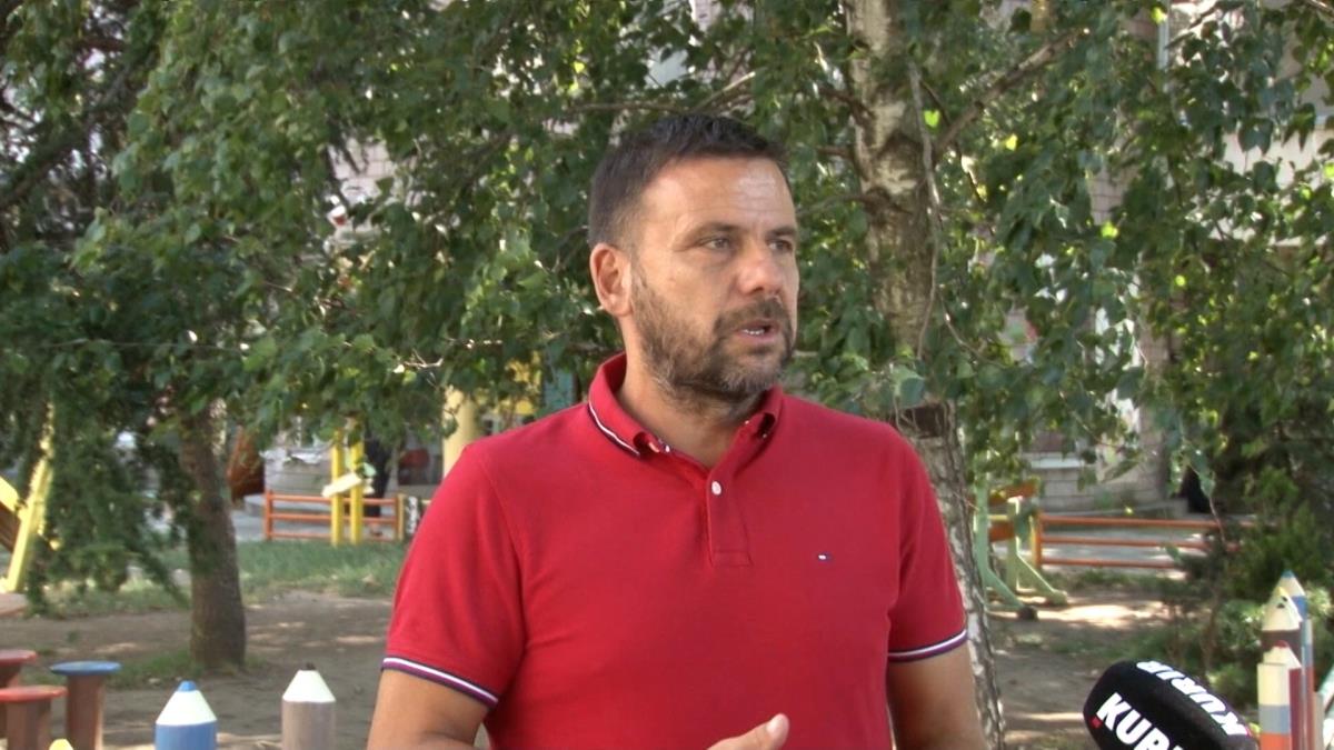 "ŽELEO SAM DA UMREM KAD SAM SAZNAO, POMIRIO SAM SE S TIM..." Bolna ispovest folkera o sinu koji ima autizam, priznao i da li je prevario suprugu