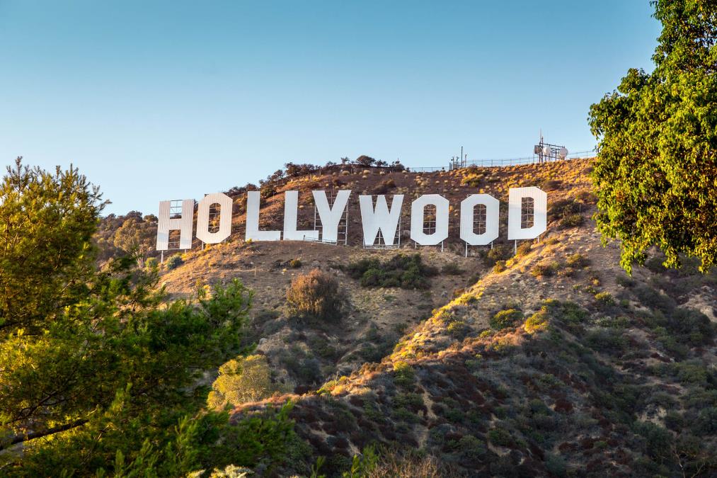 12 AMERIČKIH SAVEZNIH DRŽAVA POKRENULO TUŽBU! Neće dozvoliti spajanje filmskih giganata Vorner Brosa i Paramaunta, jer šteta može da bude NESAGLEDIVA!