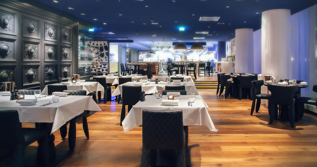 SKINITE SE DO GOLE KOŽE, PA NA VEČERU! Poznati restoran uveo nesvakidašnje pravilo, a cena za muškarce ŠOKIRA – postavljen samo JEDAN strogi uslov!