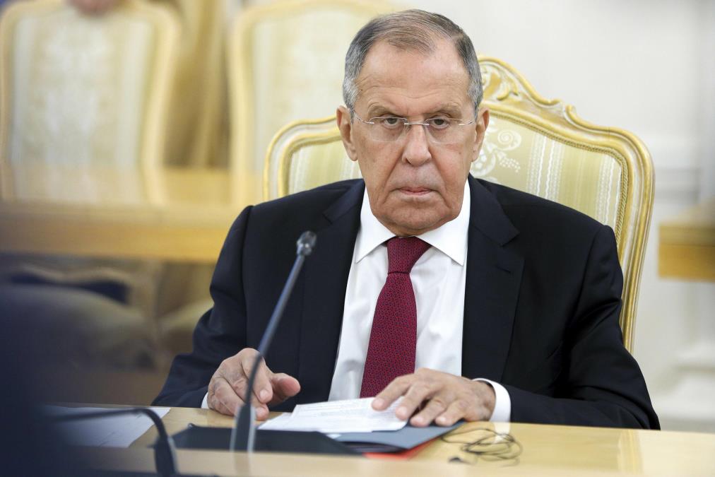 LAVROV PORUČIO EVROPI: Nemate više nema novca za Ukrajinu, pa pljačkate Rusiju! Imamo odgovor na raspoređivanje stranih vojnika