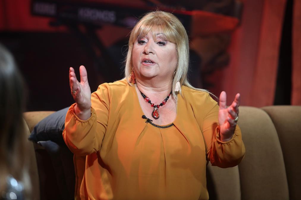 "RASTURILA SAM IM BRAK, IMALI SU DVOJE DECE...."  Zbog naše pevačice je ostavio ženu, a njegov otac pokušao da je ubije...