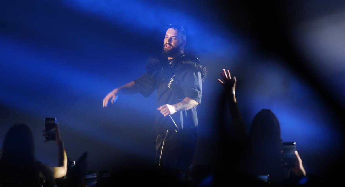 PEVAČ USRED NOĆI ZAVRŠIO U BOLNICI: Objavio slike iz zdravstvene ustanove i sve zabrinao: Nedavno se otrovao