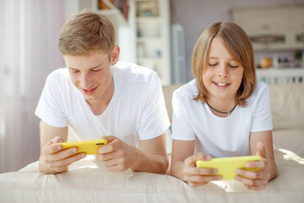Borba sa digitalnim navikama: Kako tinejdžera odvojiti od mobilnog telefona bez svađanja