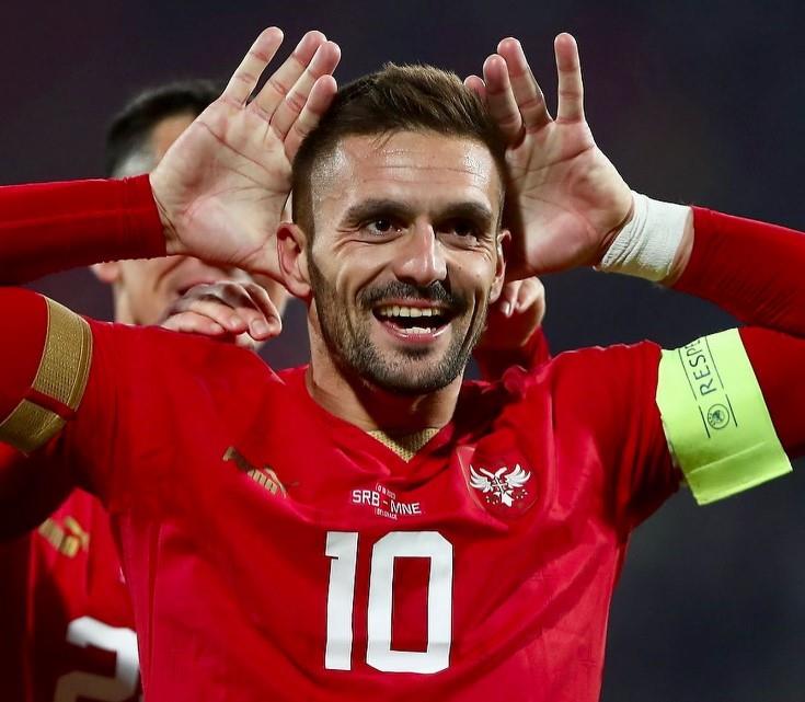 TADIĆ NA UDARU "DELIJA": Pogledajte kako su navijači Crvene zvezde reagovali na nedolazak Dušana Tadića - haos na Tviteru!