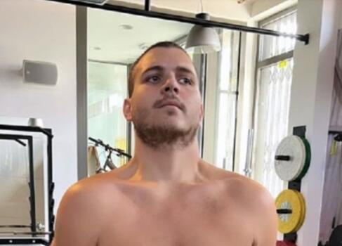 JERDE BURGERE I POMFRIT, A IZGLEDA KAO APOLON! Viktor Živojinović smršao čak 70 kilograma, ovo je njegova tajna