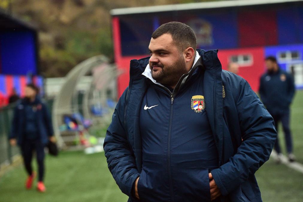 SUPERLIGAŠKA BOMBA - RADNIČKI IZ NIŠA IMA NOVOG TRENERA: Jedan od najtalentovanijih stratega Srbije menja Takisa Lemonisa!