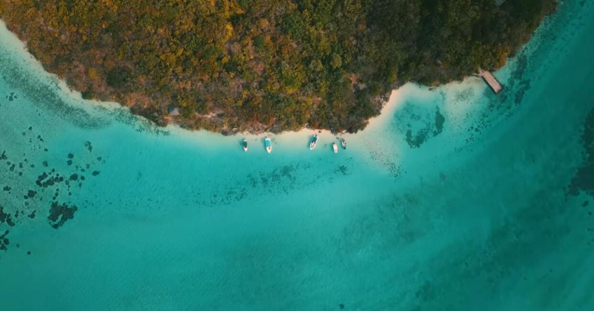 BIZARAN PRIZOR U BIBINJU: Ljudi u šoku zbog onoga čime je čovek odlučio da zagradi svoj deo plaže