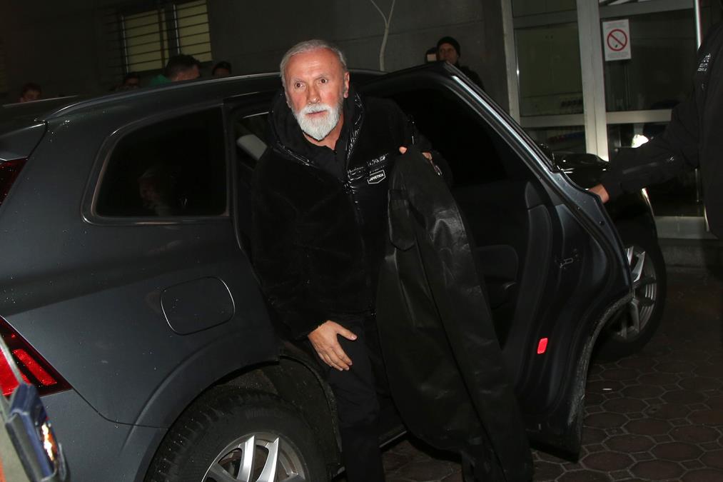 "TO ME JE OBLIKOVALO" Dino Merlin stigao u Srbiju, pa progovorio o Sarajevu i odrastanju u mahali! Otvorio dušu o Vesni Zmijanac: Ona je moja Tina Tarner... 