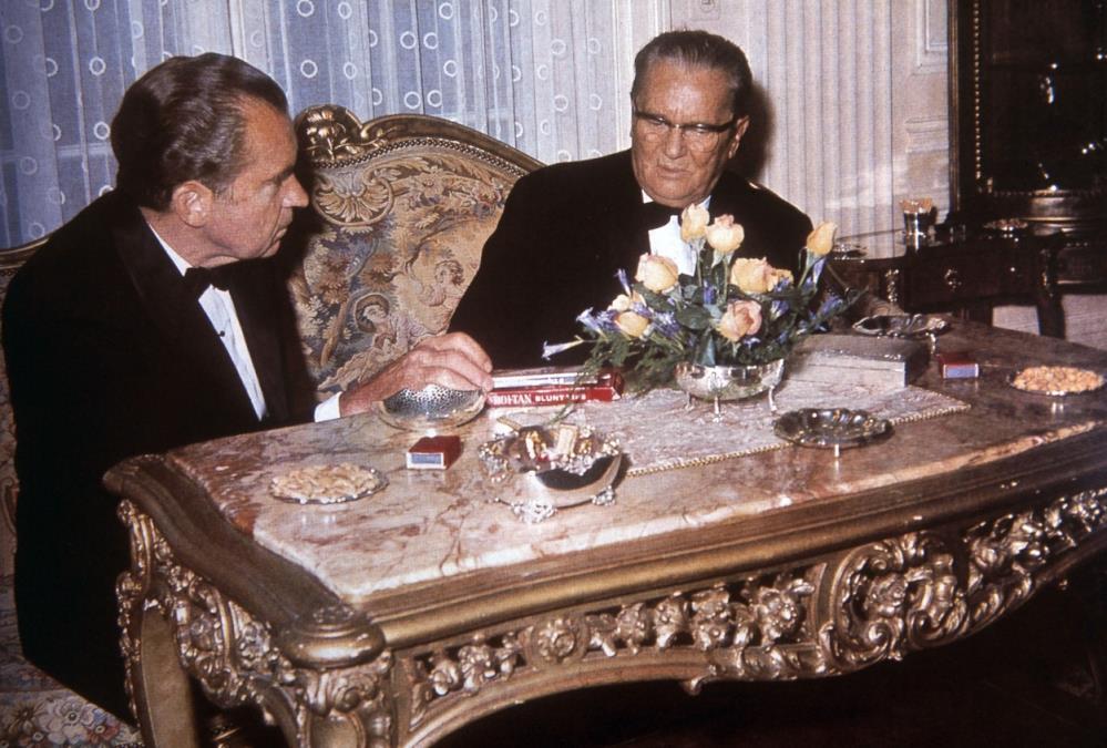 Tito je dobio mnogo poklona, a jedan vredi pravo bogatstvo: Uručili mu ga Amerikanci, a evo gde se sada nalazi