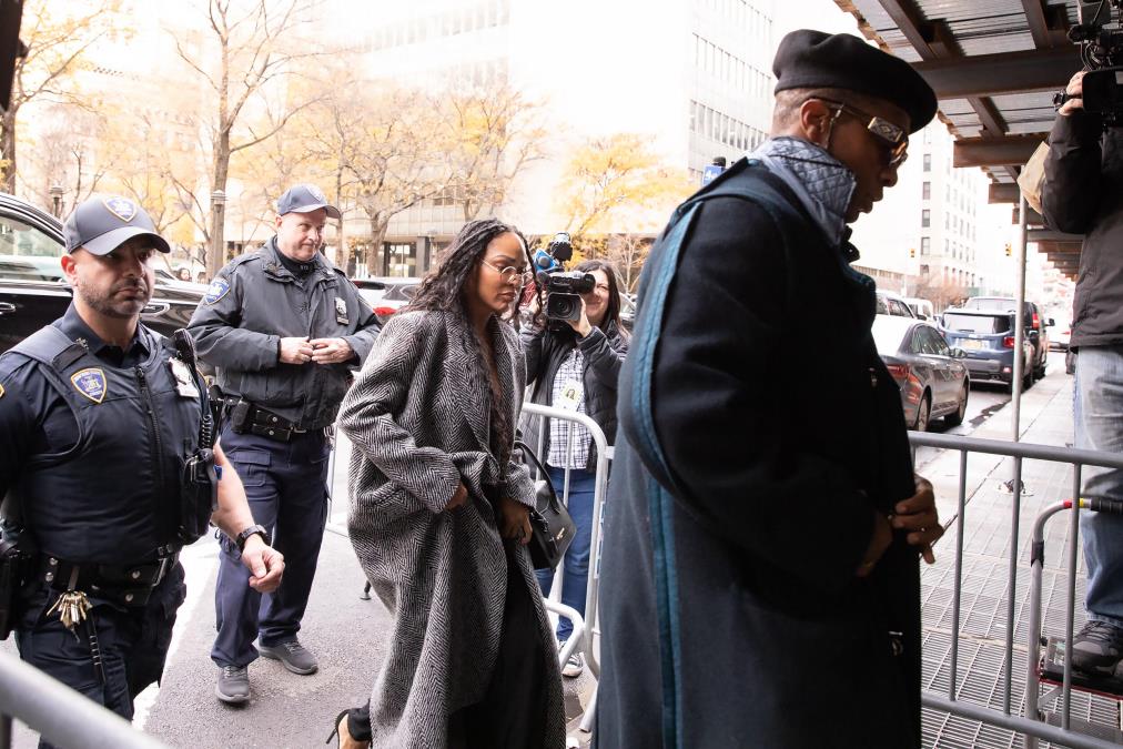 Poznati glumac pao kroz prozor na snimanju: Hitno hospitalizovan, evo u kakvom je stanju