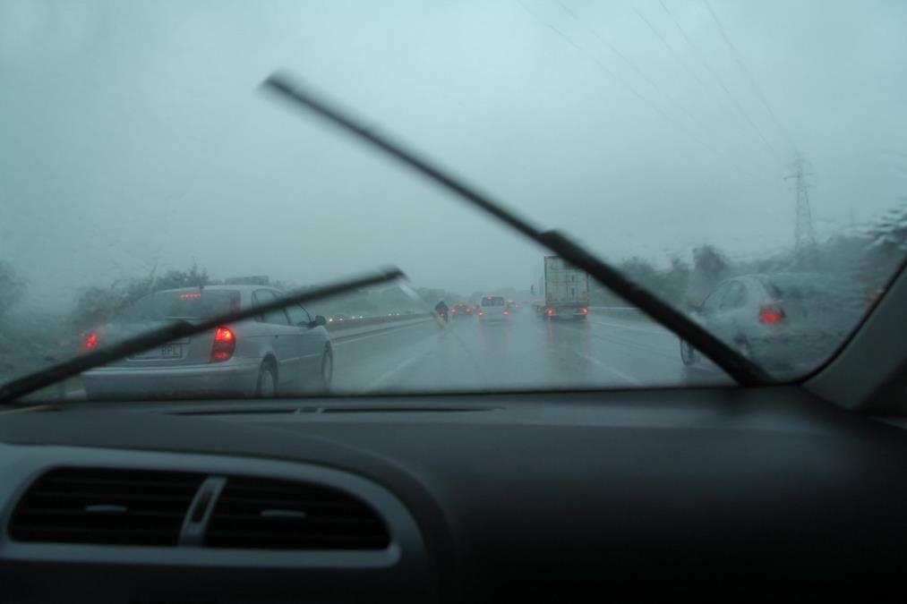 Vozači, oprez: Ova 3 znaka otkrivaju da su vam brisači za hitnu zamenu