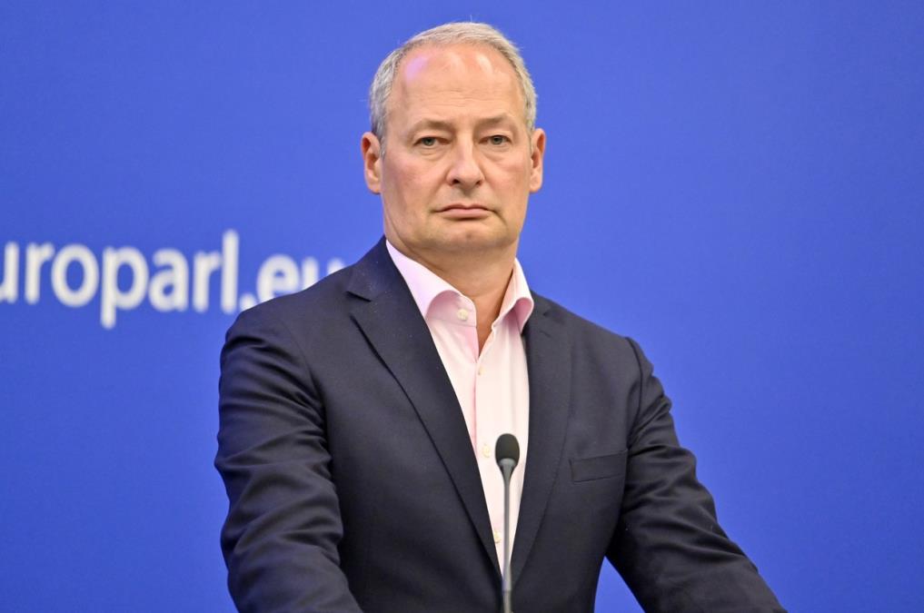 SAVET ZA MONITORING: EP Srbiji podvalio neobjektivnu posmatračku misiju za izbore