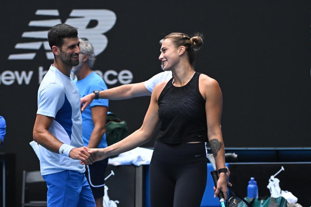 "KRENULO JE ŠALOM, A ONDA SAM UPOZNALA NJEGOVU SUPRUGU" Sabalenka nikad iskrenije o odnosu sa Novakom: Jedan susret sa Jelenom promenio je sve!