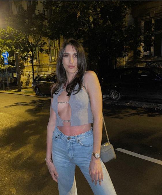 "Odlučio je da me ostavi zbog neke manastirske verzije mene.