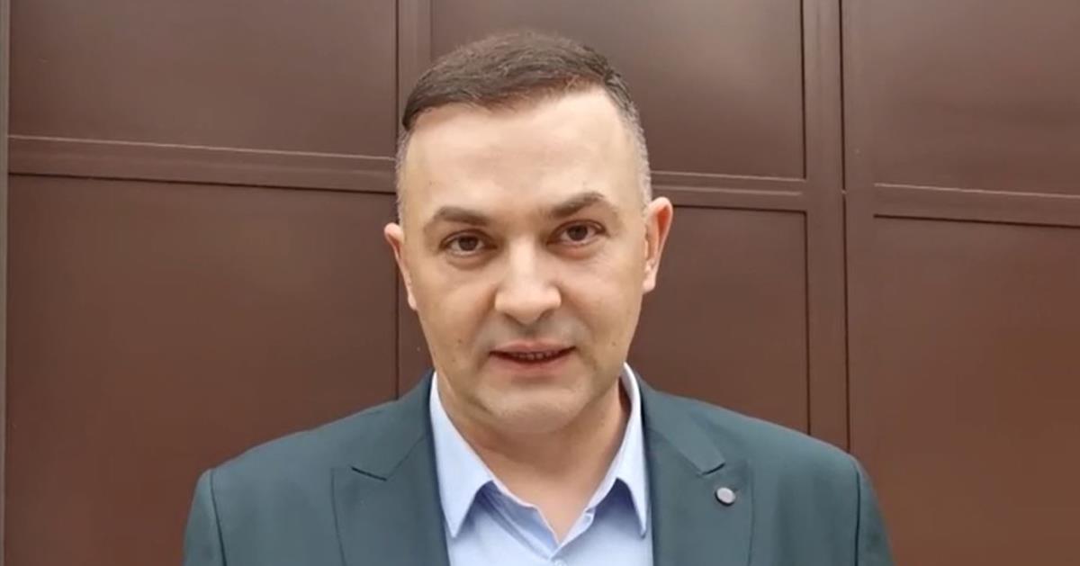 POSLE 20 GODINA NA ESTRADI POKRENUO SOPSTVENI BIZNIS! Voditelj progovorio o zaradi, pa otkrio šta mu je Saša Popović govorio