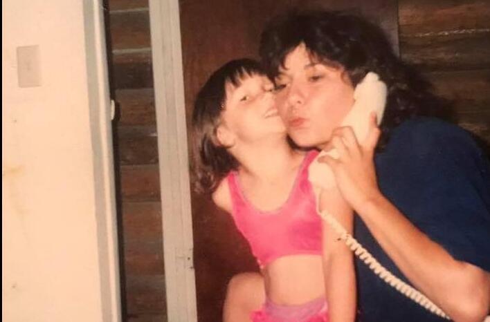 Moja mama je bila najbolja na svetu: Onda sam joj u torbi pronašla žilet i slamčicu i tada nam se život pretvorio u pakao