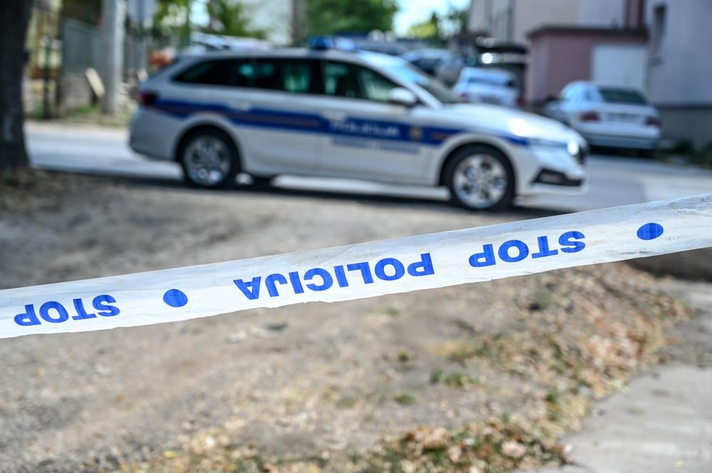 MUŠKARAC ZABIO NOŽ U GRUDI POLICAJKI TOKOM INTERVENCIJE ZBOG PORODIČNOG NASILJA! Užas u Hrvatskoj, žena sostrva Ugljan prebačena u bolnicu u Zadru