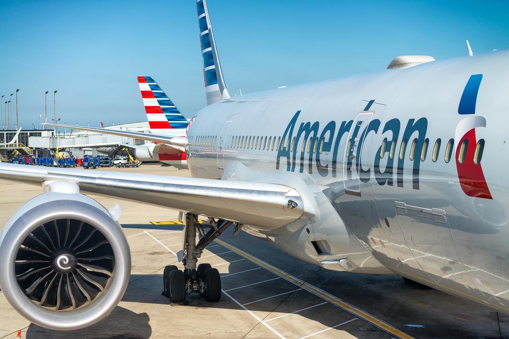 POŽAR NA LETU AMERIKAN ERLAJNSA! Pilot prijavio vatru u zadnjem delu aviona, stjuardese u panici gasile požar, nekoliko putnika povređeno, evo šta se zapalilo