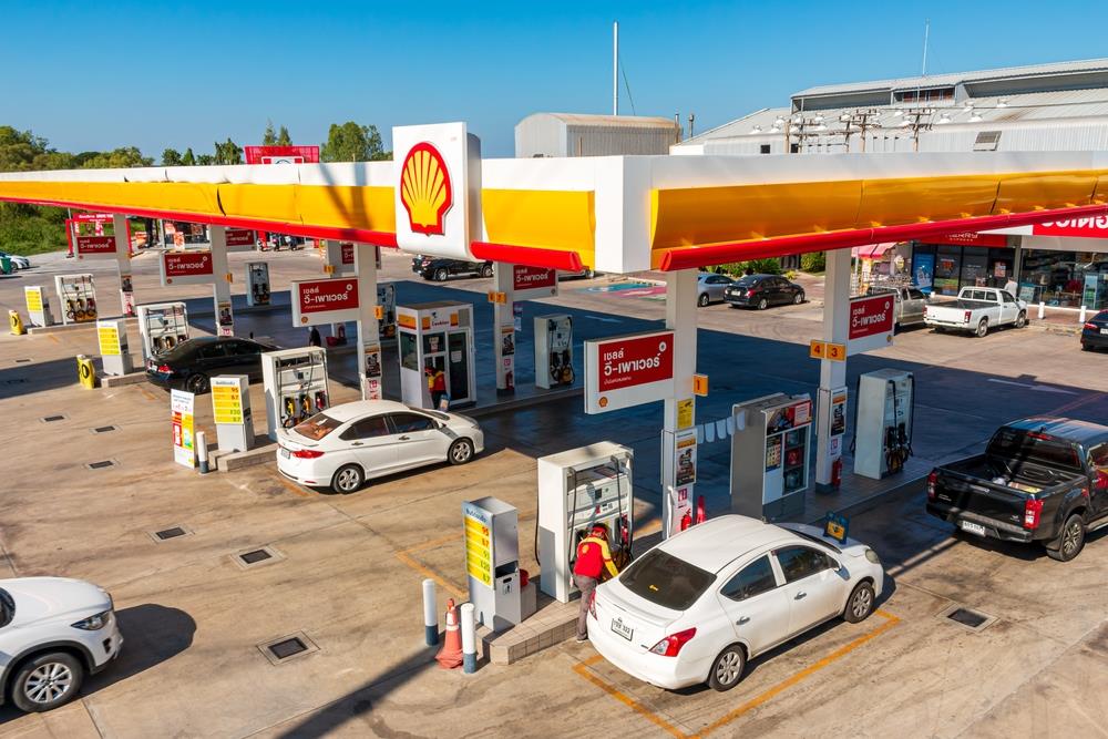 VELIKE GUŽVE NA BENZINSKIM PUMPAMA U AUSTRIJI: Vozači pune kanistere zbog straha od nestašice goriva - "Nadam se da će se situacija uskoro stabilizovati"