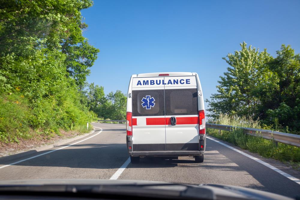 UŽAS U HRVATSKOJ! KOMBI PREGAZIO RADNICU (27) DOK JE ODMARALA U MASLINJAKU! Vozač je nije video u travi, teško je povređena