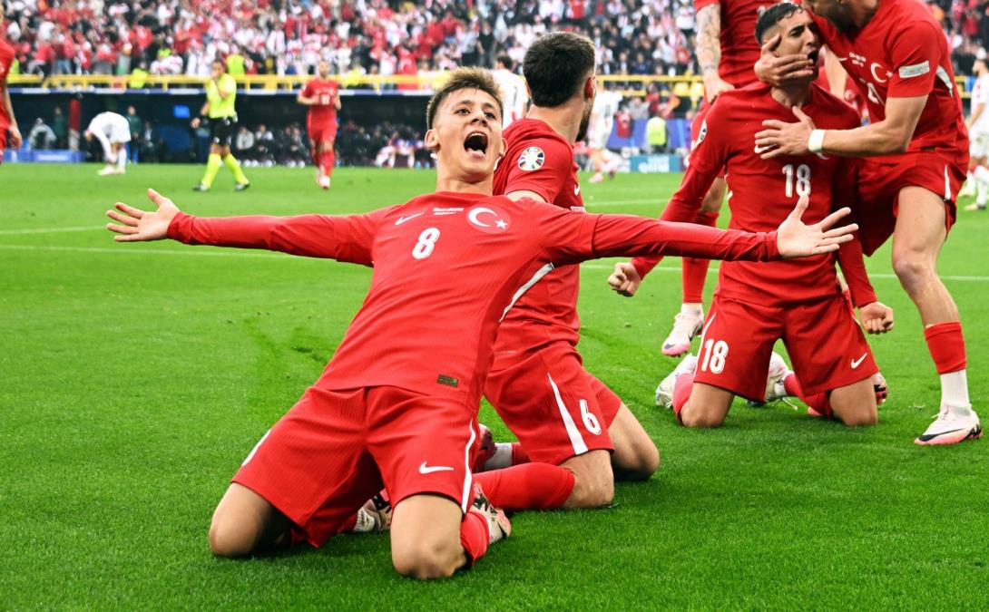 TURCI NIKAD JAČI! Vićenco Montela saopštio spisak Turske za Svetsko prvenstvo: Tim pun zvezda, deluje da mogu mnogo!