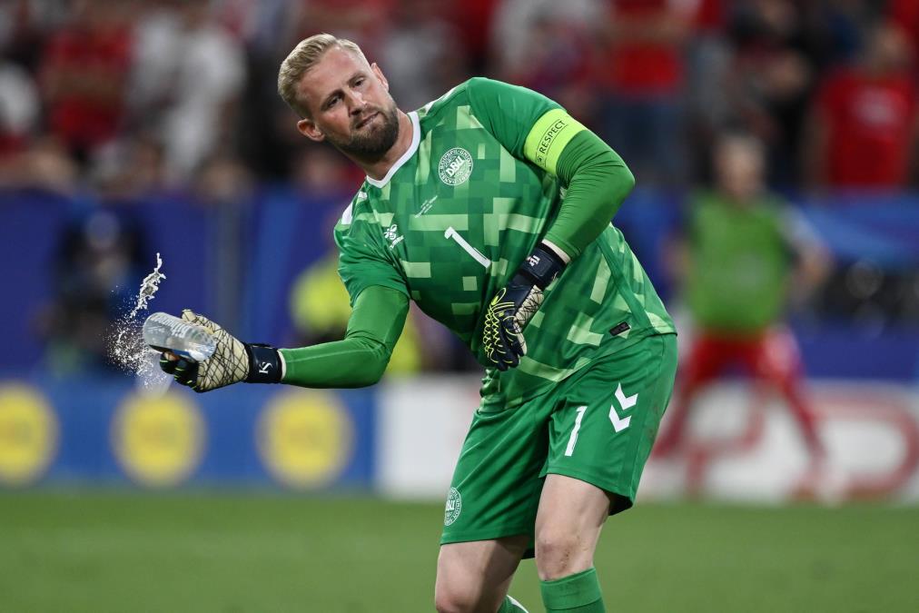 SIN FUDBALSKE IKONE ŠOKIRAO NAVIJAČE: Heroj Lesterovog čuda rekao zbogom fudbalu!

