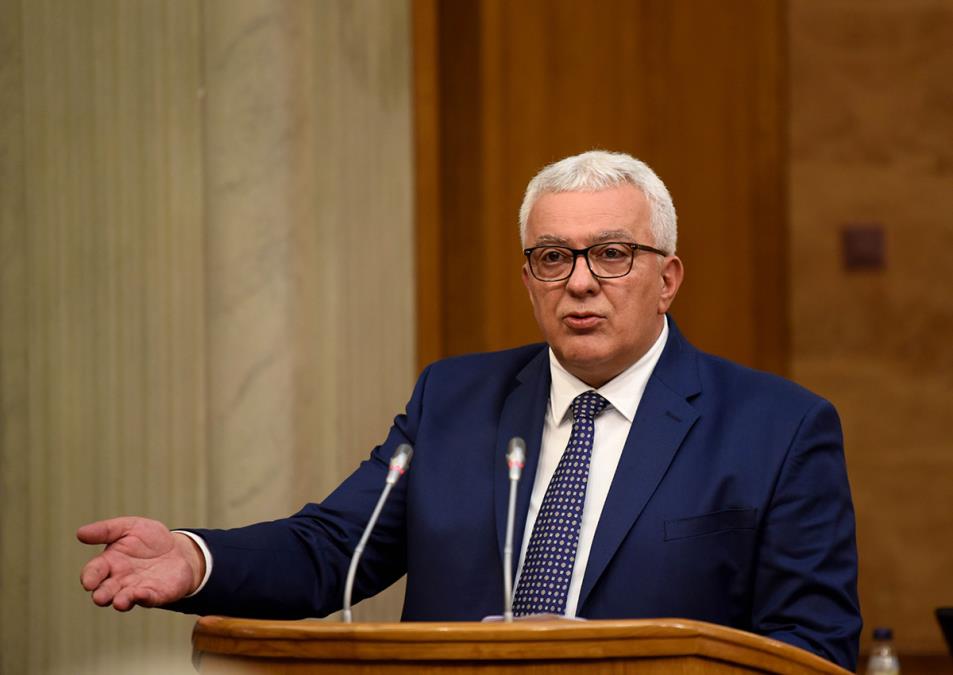 Skupština Crne Gore raspravlja o smeni Mandića