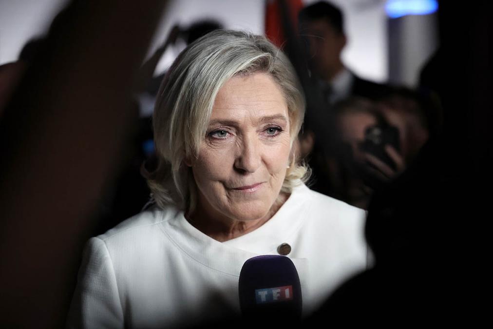 MARIN LE PEN POTVRDILA: Neću se kandidovati za predsednicu Francuske ako budem morala da nosim nanogvicu