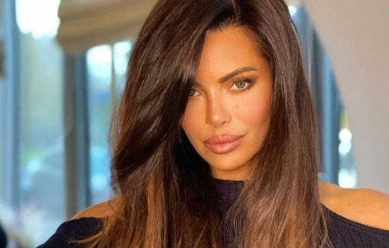 DANAS JE ŽIVA BARBIKA, A EVO KAKO JE NEKADA IZLEDALA: Nikolina Pišek pre estetskih korekcija, na starim fotkama neprepoznatljiva (FOTO)