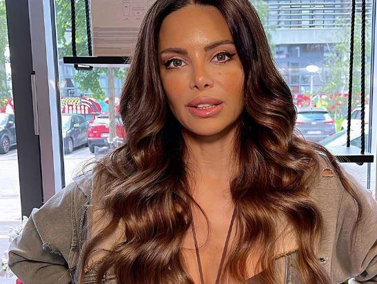 DEMOLIRANO DVORIŠTE NIKOLINE PIŠEK: Uništen automobil, polomljeno drveće... (VIDEO)